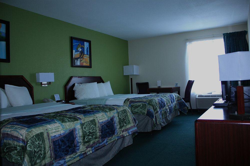 Super 8 By Wyndham Somerset Exterior foto