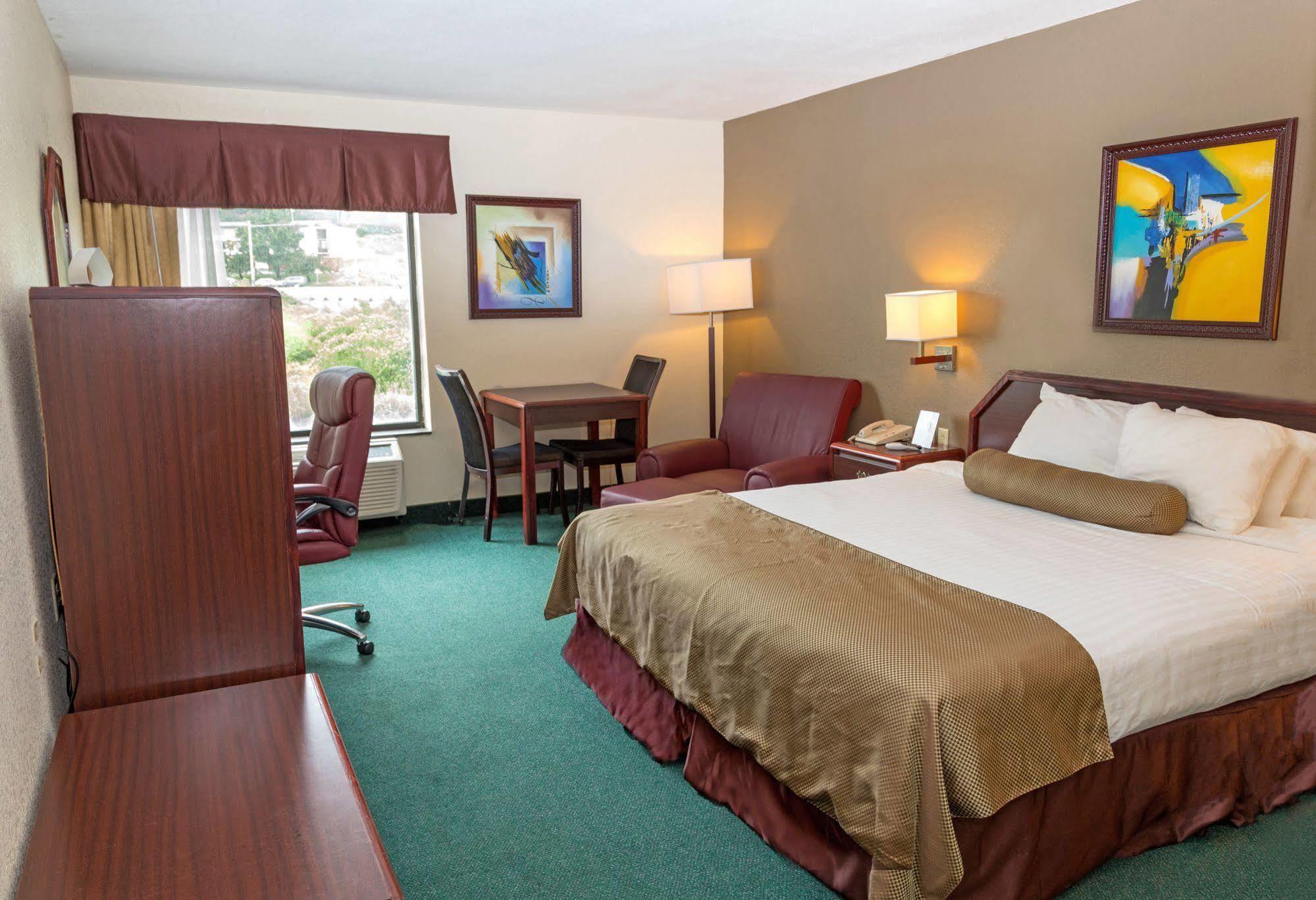Super 8 By Wyndham Somerset Exterior foto